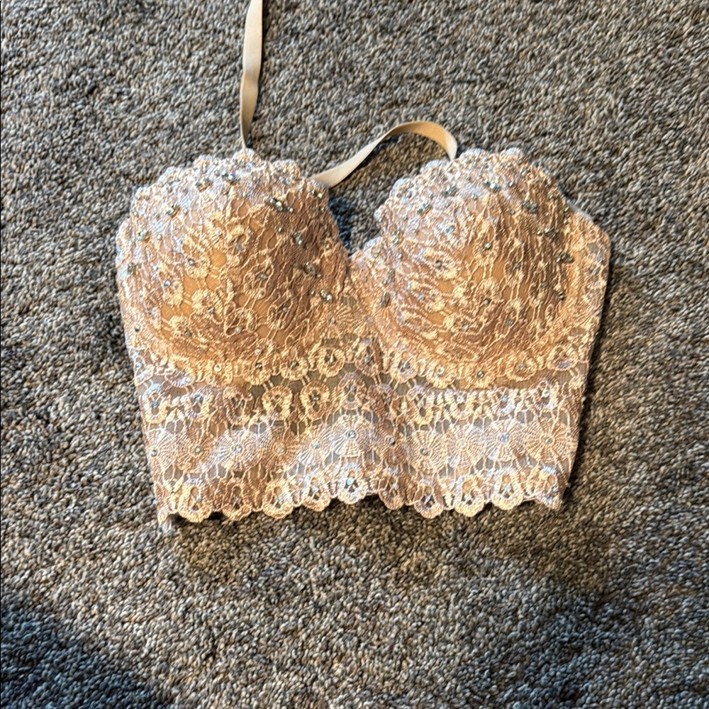 Windsor Lace Crop Top in Beige - Picture 2 of 4